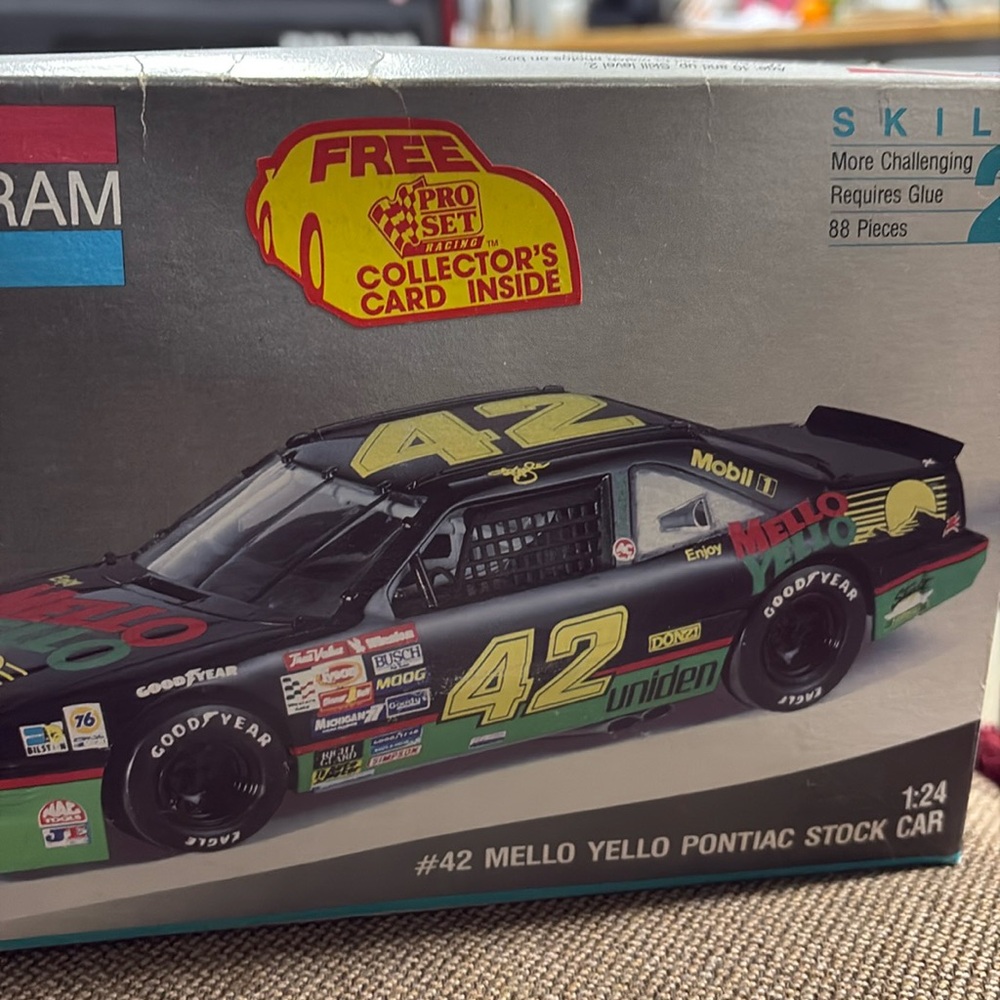 Monogram Kyle Petty Mello Yello Grand Prix #42 1/24 McM KIT niob